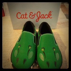 Cat & Jack Gator Shoes size 8